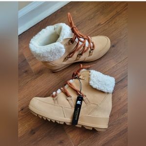 New SOREL Evie Cozy Ankle Lace-upWedge Platform Booties Tan SuedeSize 9Sorel